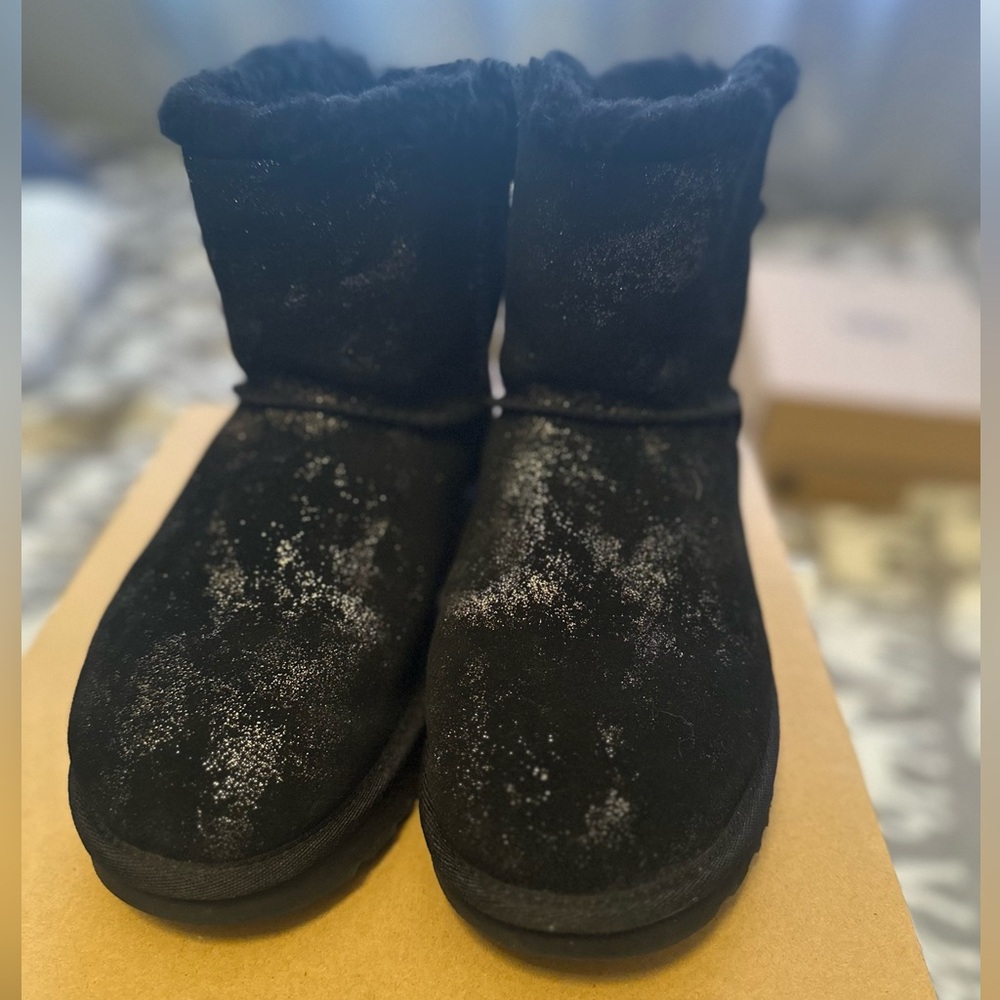 UGG‎ Mini Bailey Bow Glimmer Black Boots - Picture 4 of 14